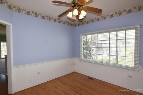 118 Deer Run Ln, Elgin, IL 60120 photo 13