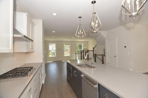 170 S Washington St, Wheaton, IL 60187 photo 8