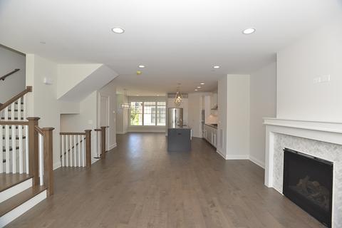 170 S Washington St, Wheaton, IL 60187 photo 12