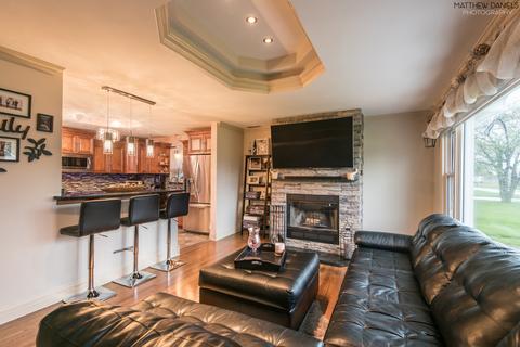 7734 W 81st Pl, Bridgeview, IL 60455 photo 2