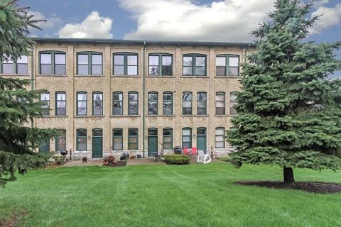 638 Congdon Ave, Elgin, IL 60120 photo 2
