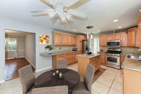 712 Bayberry Dr, Bartlett, IL 60103 photo 5