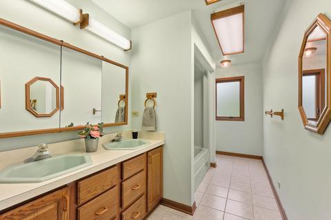 1679 Webster Ln, Des Plaines, IL 60018 photo 15