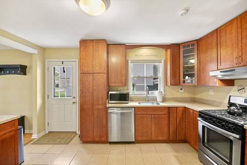 324 Park Dr, Northbrook, IL 60062 photo 9