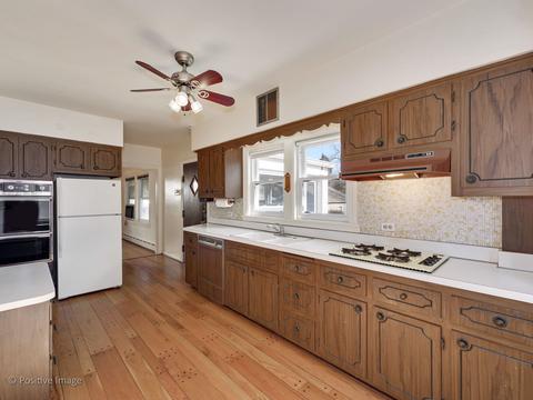 399 Longcommon Rd, Riverside, IL 60546 photo 9