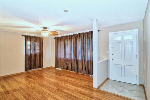 829 Valley Stream Dr #D, Wheeling, IL 60090 photo 2