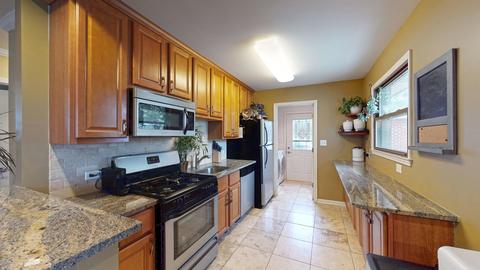762 N Dennis Rd, Wheeling, IL 60090 photo 9