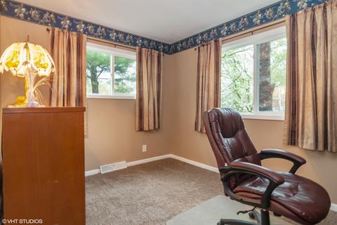 55 Circle Dr E, Montgomery, IL 60538 photo 5