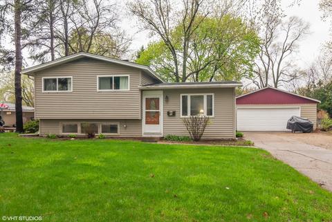 55 Circle Dr E, Montgomery, IL 60538 photo 1