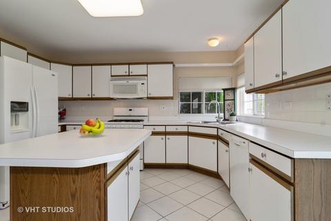 1809 Gleneagle Cir, Elgin, IL 60123 photo 4