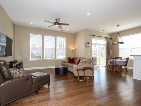 3883 Eagle Ridge Dr, Elgin, IL 60124 photo 10