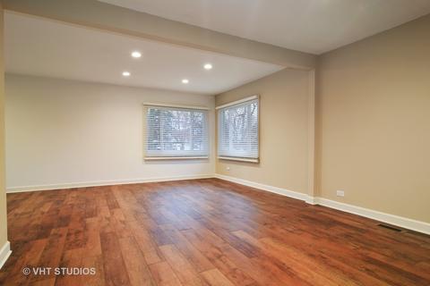 215 Kingman Ln, Hoffman Estates, IL 60169 photo 2