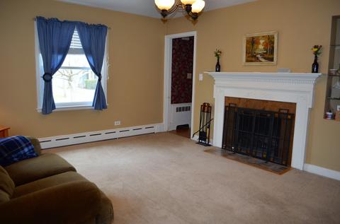 825 Oak St, Elgin, IL 60123 photo 3