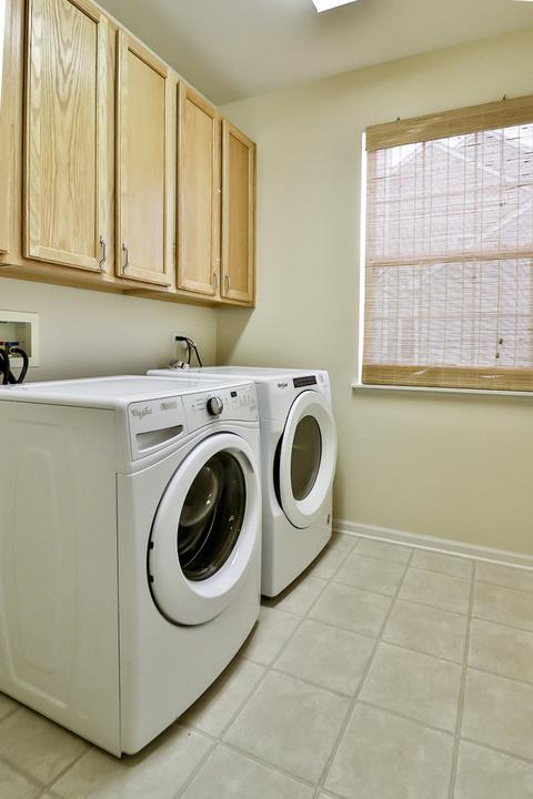 299 Monument Rd, Elgin, IL 60124 photo 12