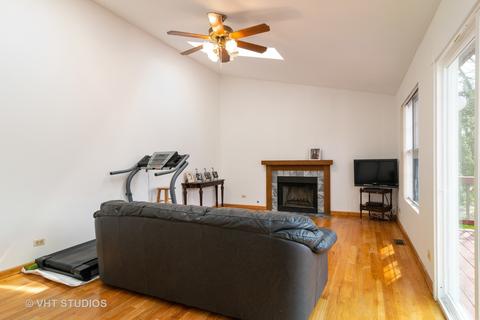 589 Foster Ave, Bartlett, IL 60103 photo 6