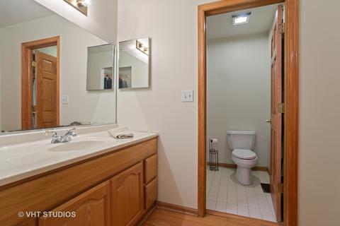 796 Orchid Ln, Bartlett, IL 60103 photo 16