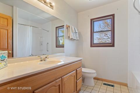 796 Orchid Ln, Bartlett, IL 60103 photo 22