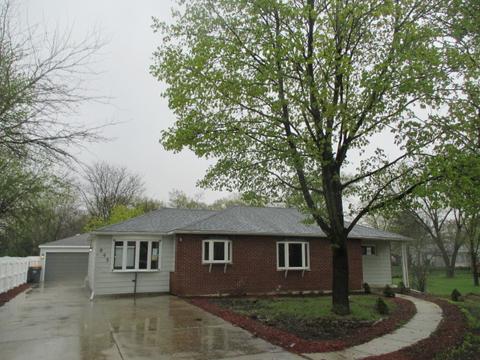 945 Aspen St, Hoffman Estates, IL 60169 photo 1