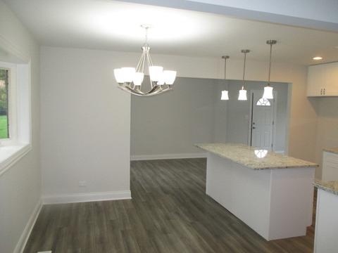 945 Aspen St, Hoffman Estates, IL 60169 photo 4