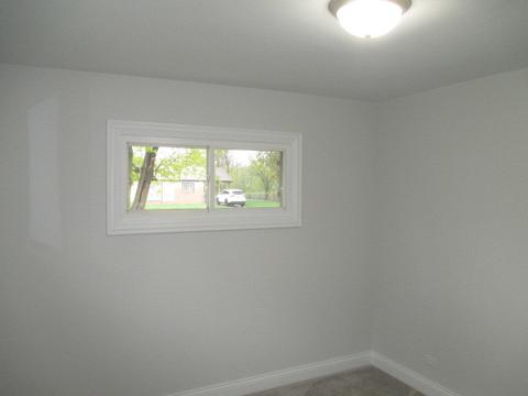 945 Aspen St, Hoffman Estates, IL 60169 photo 8