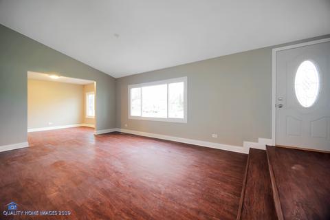 1325 Hialeah Ln, Hanover Park, IL 60133 photo 3