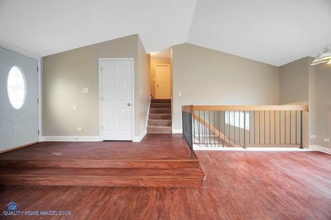 1325 Hialeah Ln, Hanover Park, IL 60133 photo 4