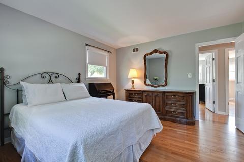 906 E Golfhurst Ave, Mount Prospect, IL 60056 photo 15