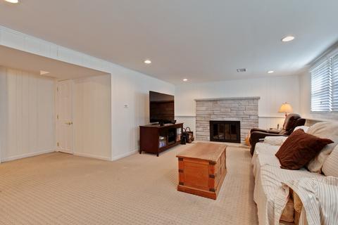 906 E Golfhurst Ave, Mount Prospect, IL 60056 photo 21