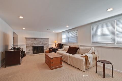 906 E Golfhurst Ave, Mount Prospect, IL 60056 photo 23