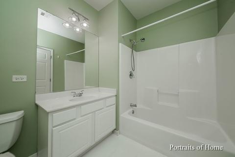 271 E Railroad Ave #104, Bartlett, IL 60103 photo 13