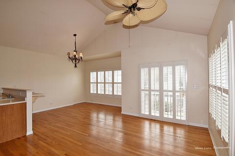 621 E Willow St, Elburn, IL 60119 photo 9
