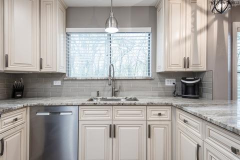 648 Hazel Nut Ct, Bartlett, IL 60103 photo 9