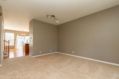 208 Comstock Dr, Elgin, IL 60124 photo 5