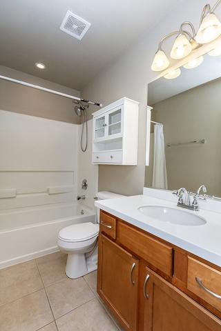 208 Comstock Dr, Elgin, IL 60124 photo 26