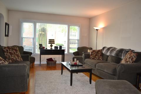 10534 S Artesian Ave, Chicago, IL 60655 photo 4