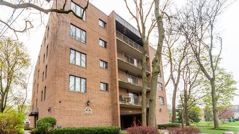 1591 E Thacker St #302, Des Plaines, IL 60016 photo 2