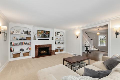 1031 E Bauer Rd, Naperville, IL 60563 photo 3