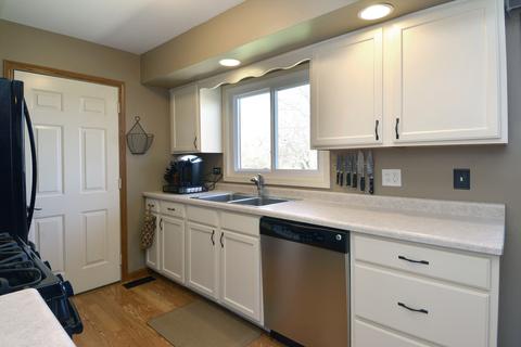 826 Bay Ct, Bartlett, IL 60103 photo 12