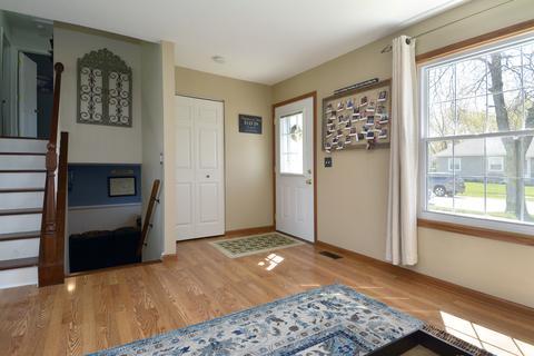 826 Bay Ct, Bartlett, IL 60103 photo 3