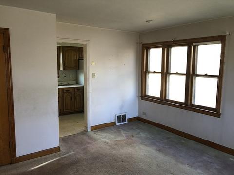 9105 Bartlett Ave, Brookfield, IL 60513 photo 4
