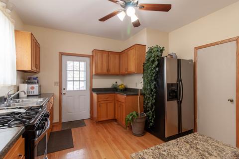 671 Bluff City Blvd, Elgin, IL 60120 photo 5