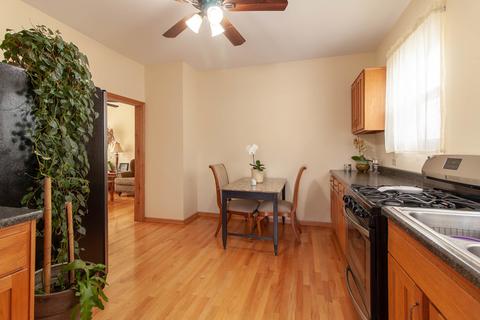 671 Bluff City Blvd, Elgin, IL 60120 photo 4
