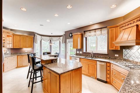 609 Hamilton Ct, Bartlett, IL 60103 photo 7