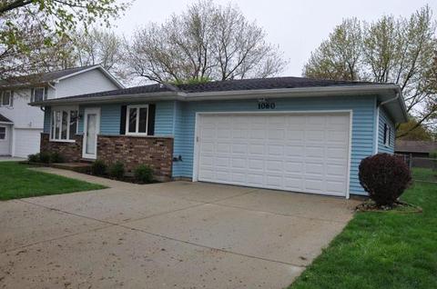 1060 Blackhawk Dr, Elgin, IL 60120 photo 2