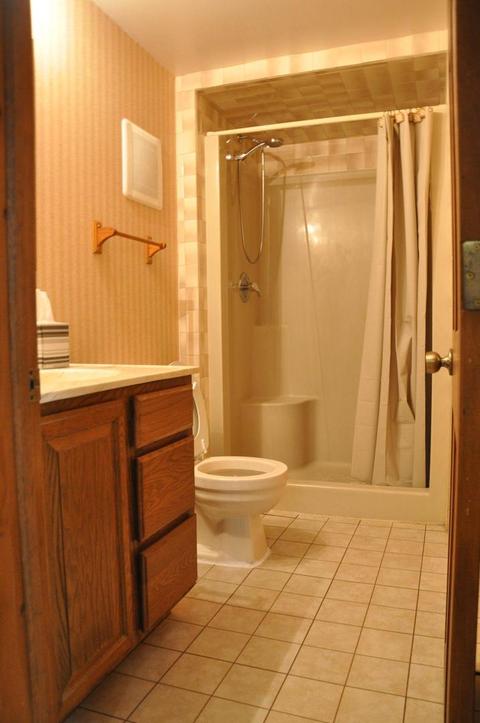 1060 Blackhawk Dr, Elgin, IL 60120 photo 15