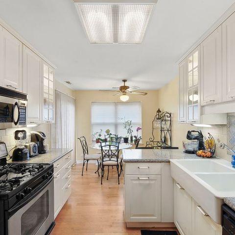 4640 Calvert Dr #A2, Rolling Meadows, IL 60008 photo 8