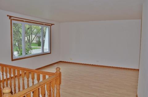 1077 Windsor Dr, Wheaton, IL 60189 photo 4