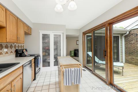 2114 Timber Ln, Wheaton, IL 60189 photo 4