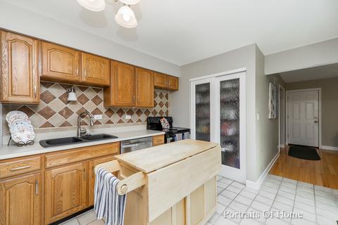 2114 Timber Ln, Wheaton, IL 60189 photo 5