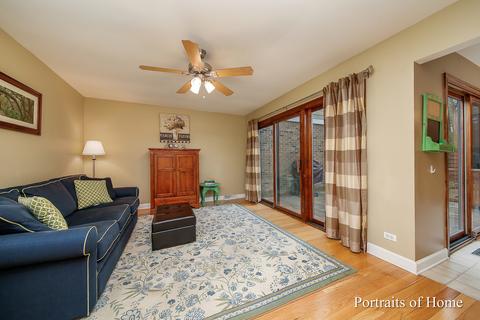 2114 Timber Ln, Wheaton, IL 60189 photo 3